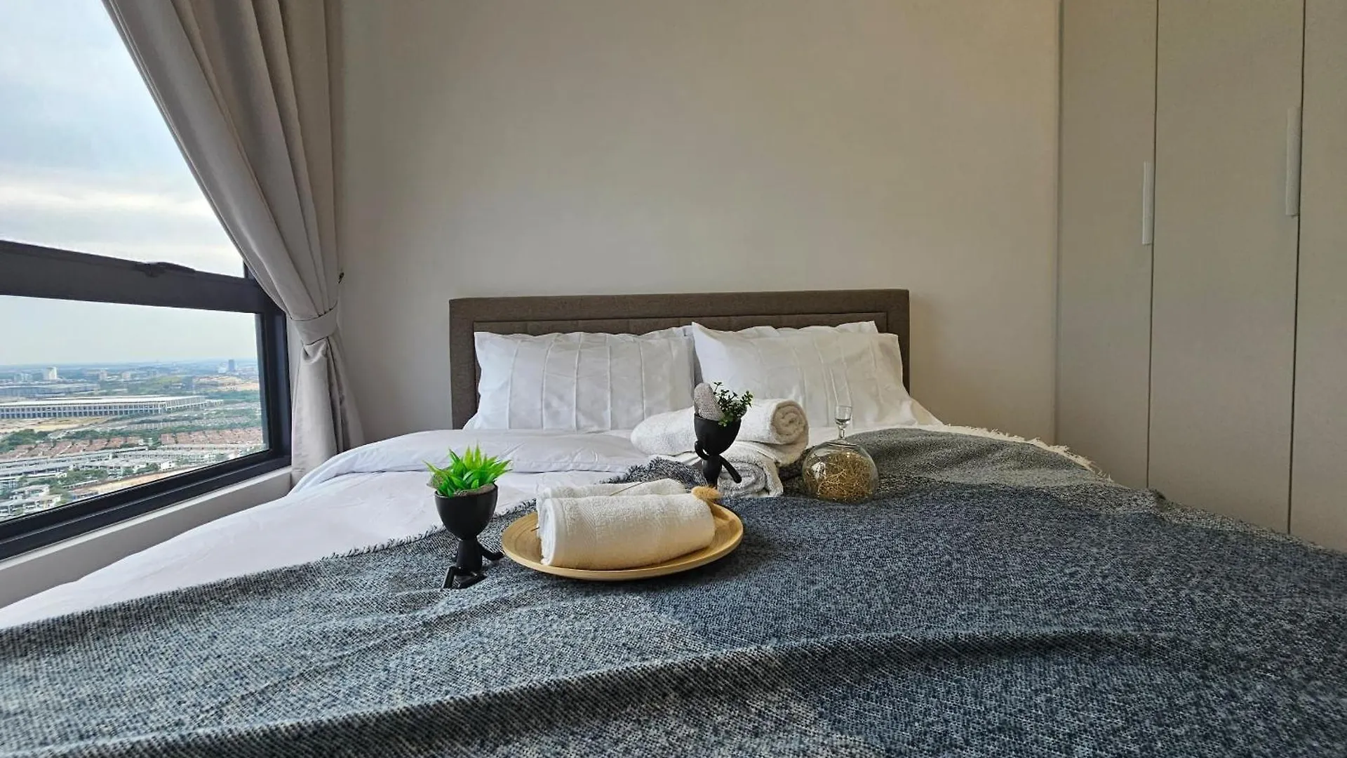 Sccc Setia Alam# 3Bedroom # 43A Shah Alam 0*,